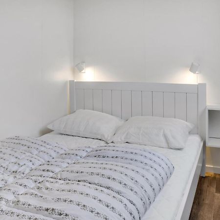 2 Bedroom Nice Apartment In Vaeggerlose Bøtø By Bagian luar foto