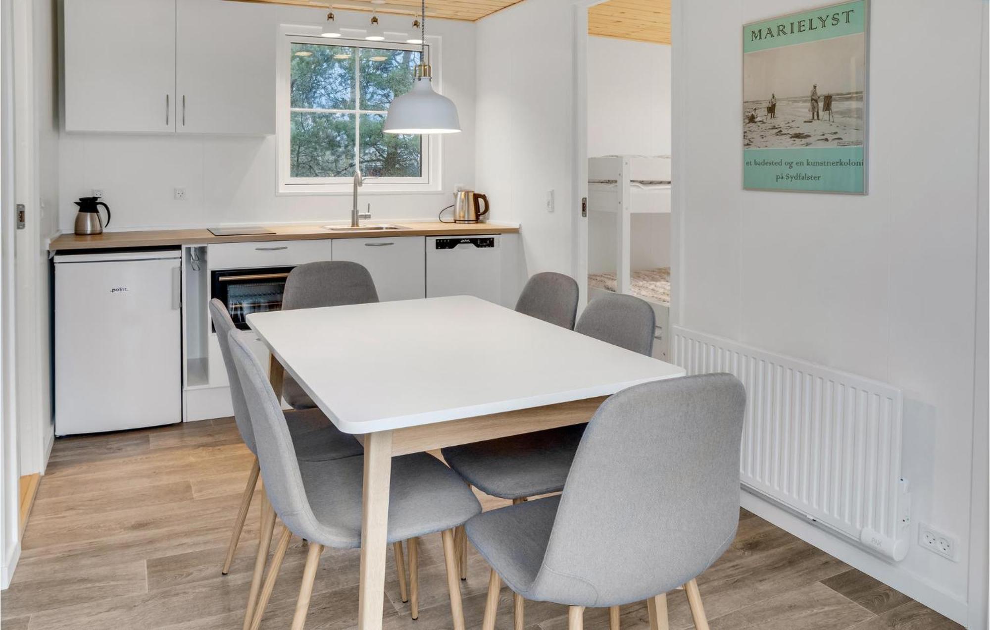 2 Bedroom Nice Apartment In Vaeggerlose Bøtø By Bagian luar foto