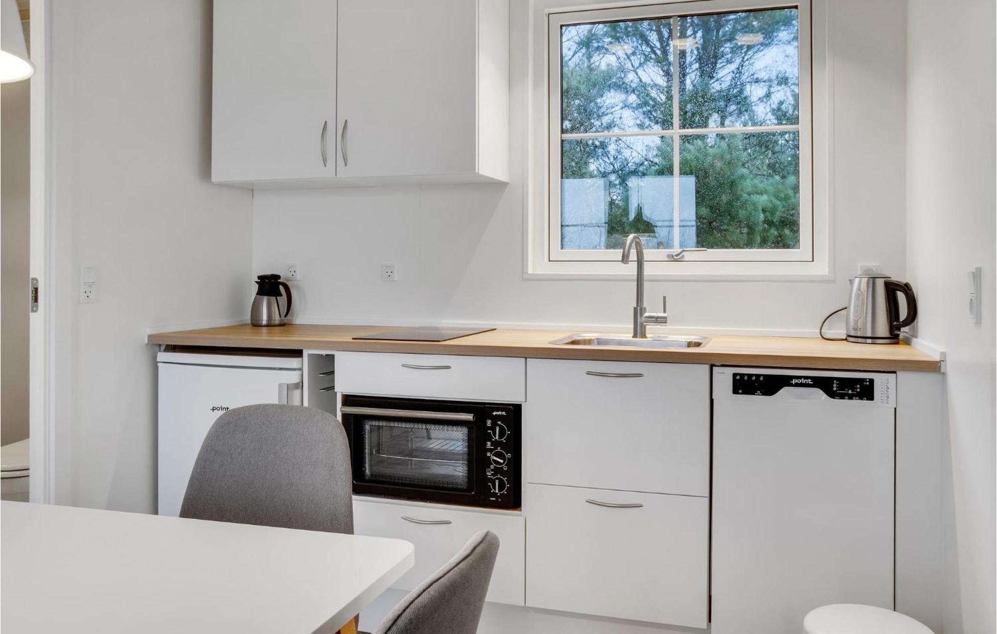 2 Bedroom Nice Apartment In Vaeggerlose Bøtø By Bagian luar foto